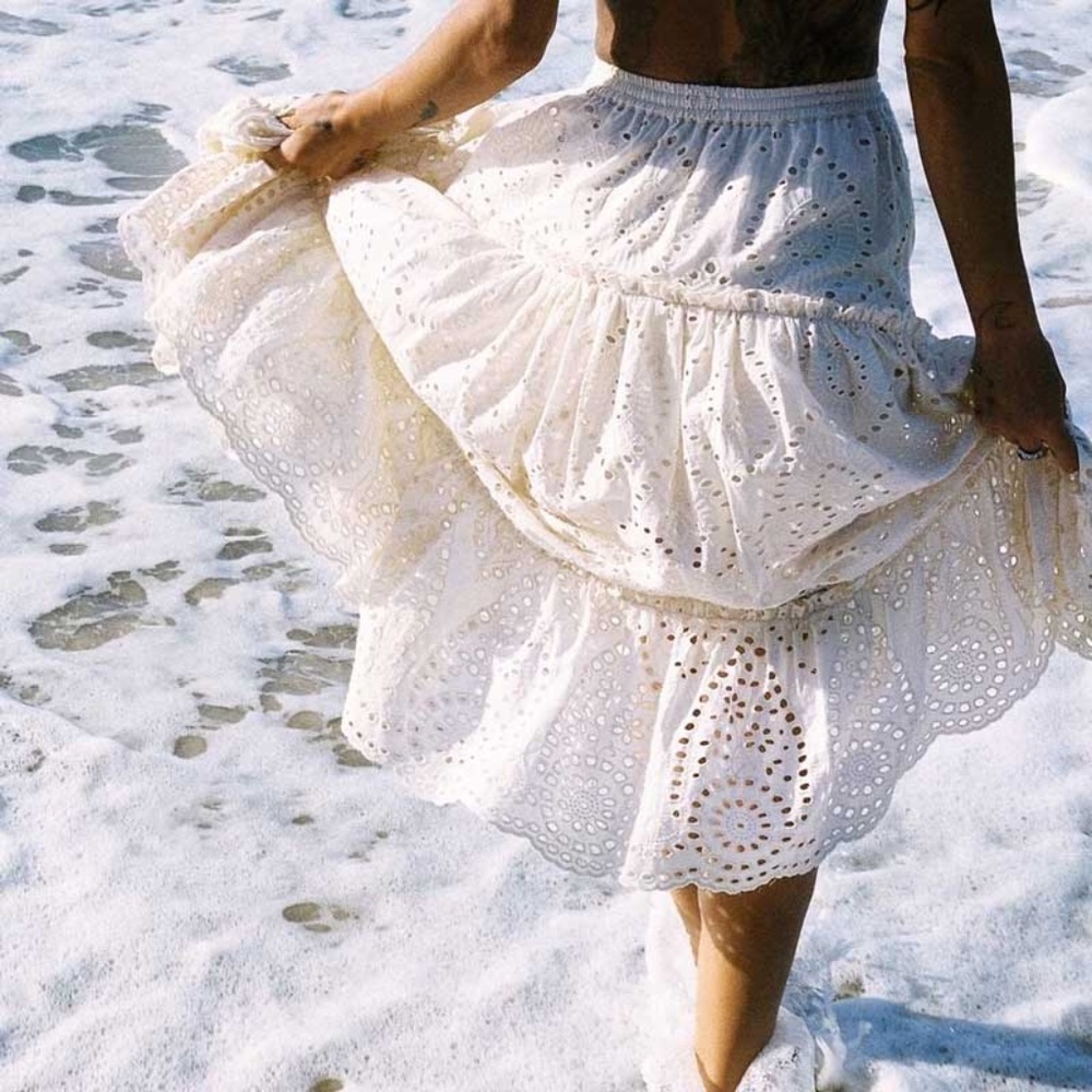 BOHO CHIC Eyelet Maxi skirt - Picture 4 of 7